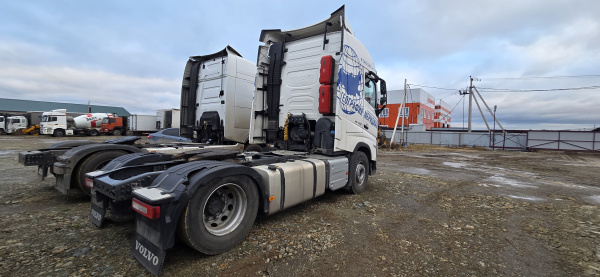 VOLVO FH460 4x2 Седельный тягач — Б/У, 2021 г.