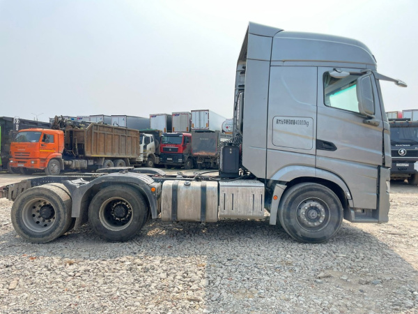 BEIJING BJ 6x4 Седельный тягач BJ4250D6CP-02 — Б/У, 2023 г.