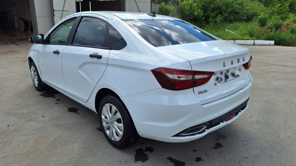 LADA Life 1.6 106hp 5MT — Б/У, 2023 г.