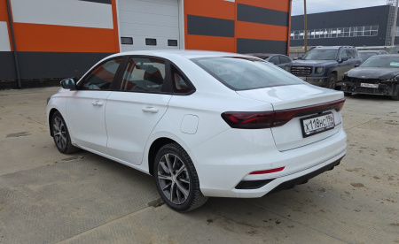 GEELY Flagship 1.5 AT — Б/У, 2024 г.