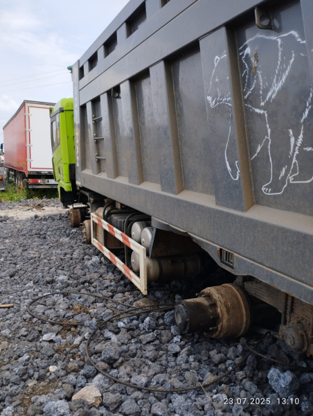 Shacman (Shaanxi) SX 8x4 Самосвал SX331863366 — Б/У, 2023 г.