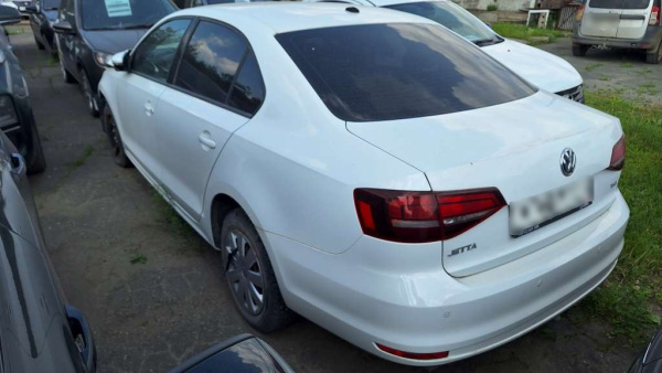 VOLKSWAGEN Trendline 1.4 TSI 125hp 7DSG — Б/У, 2016 г.