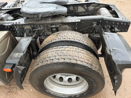 DongFeng GX 4x2 Седельный тягач DFH4180 — Б/У, 2023 г.