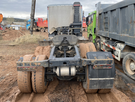 BEIBEN ND 6x6 Седельный тягач ND4250FD5J7Z22 — Б/У, 2023 г.