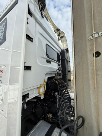 SANY S 4x2 Седельный тягач HQC240DE — Б/У, 2024 г.