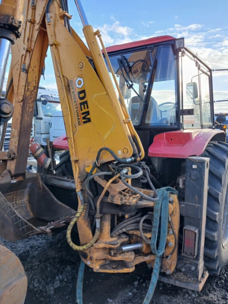 ДОРЭЛЕКТРОМАШ ДЭМ-1145 на базе трактора МТЗ 92П Экскаватор-погрузчик — Б/У, 2023 г.