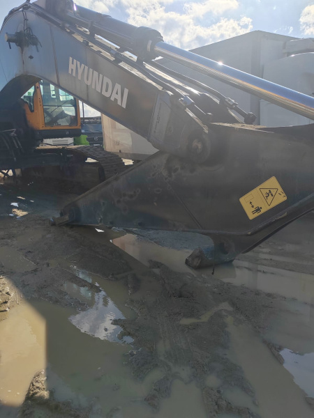 Hyundai R520 Экскаватор R520LC-9S — Б/У, 2022 г.