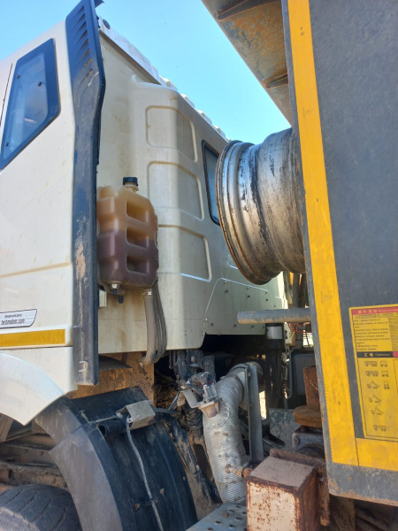 FAW J6 8x4 Самосвал СА3310Р66K24T4E5 — Б/У, 2023 г.