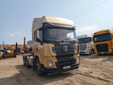Shacman (Shaanxi) SX 6x4 Седельный тягач SX42584W324C — Б/У, 2022 г.