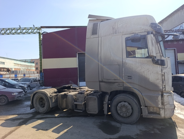 DONGFENG DFH4180 — Б/У, 2023 г.