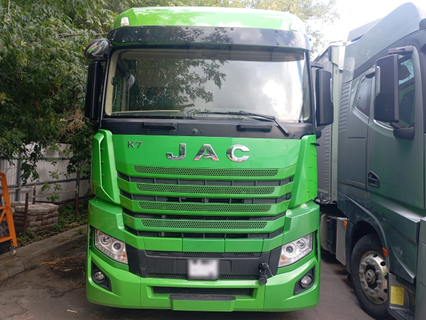JAC K7 4x2 Седельный тягач — Б/У, 2023 г.