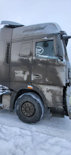 FAW J7 4x2 Седельный тягач CA4180P77K25E5 — Б/У, 2023 г.