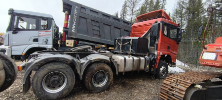 Shacman (Shaanxi) SX 6x6 Седельный тягач SX42584DV385 — Б/У, 2022 г.