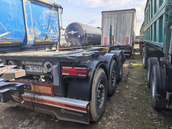 GRUNWALD 9453-0000010-30 Полуприцеп контейнеровоз 3 оси — Б/У, 2023 г.