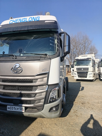CHENGLONG H7 4x2 Седельный тягач LZ4181H7AB — Б/У, 2024 г.
