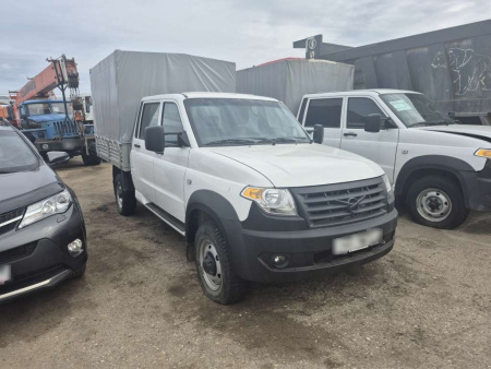 UAZ Бортовой автомобиль с платформой 1870 Base 4х4 2.7 5MT — Б/У, 2024 г.
