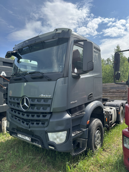 Mercedes-Benz AROCS 6x4 Седельный тягач 3348S AT — Б/У, 2019 г.