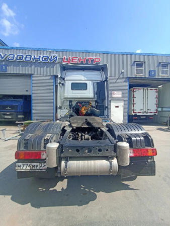 Foton AUMAN 4x2 Седельный тягач BJ4189SLFKA — Б/У, 2023 г.