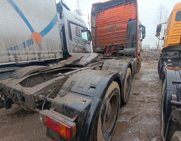 Shacman (Shaanxi) SX42584V324 — Б/У, 2022 г.