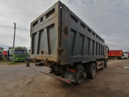 Shacman (Shaanxi) SX 8x4 Самосвал SX331864366C — Б/У, 2023 г.