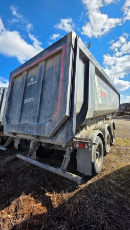 Grunwald 9453 Полуприцеп самосвальный 9453-0000011-60 — Б/У, 2024 г.