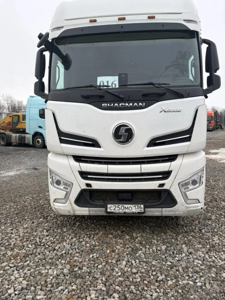 Shacman (Shaanxi) SX 4x2 Седельный тягач SX4188YY381 — Б/У, 2022 г.