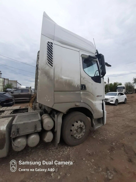 CHENGLONG H7 4x2 Седельный тягач LZ4181H7AB — Б/У, 2023 г.