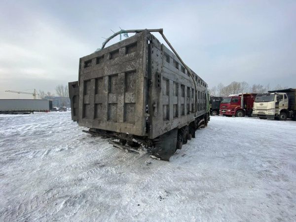 Shacman (Shaanxi) SX 8x4 Самосвал SX33186T366 — Б/У, 2022 г.