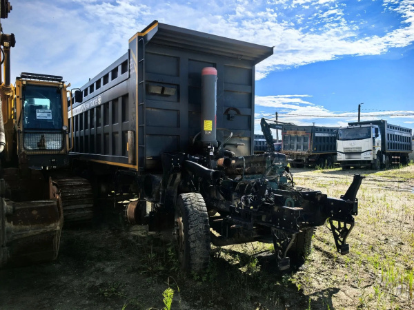 FAW J6* 8x4 Самосвал — Б/У, 2022 г.