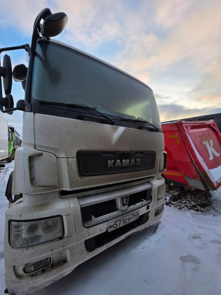 КамАЗ 65206 6x4 Седельный тягач 65206-T5 — Б/У, 2017 г.