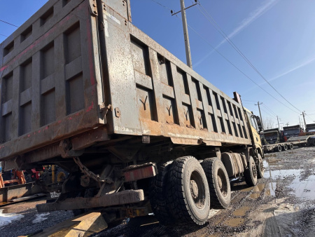 Shacman (Shaanxi) SX 8x4 Самосвал SX33186T366C — Б/У, 2020 г.