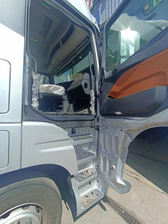 Foton AUMAN 4x2 Седельный тягач BJ4189SLFKA — Б/У, 2023 г.
