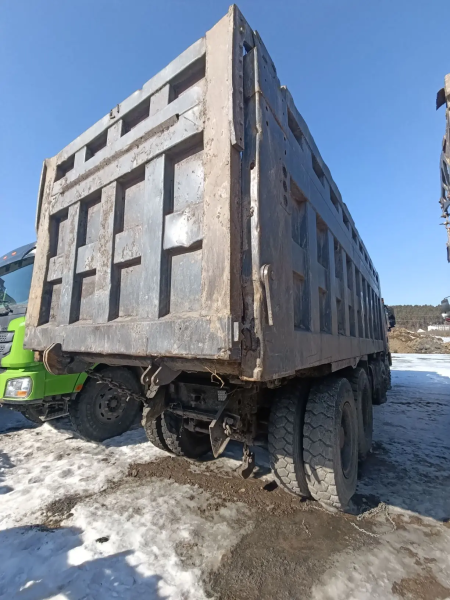 Shacman (Shaanxi) SX 8x4 Самосвал SX33186W366C — Б/У, 2022 г.