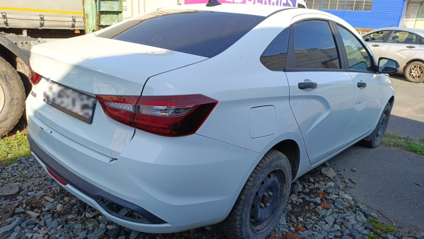LADA Life 1.6 106hp 5MT — Б/У, 2023 г.