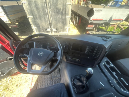 DAYUN CGC4250 6x4 Седельный тягач (Газовый двигатель) — Б/У, 2023 г.