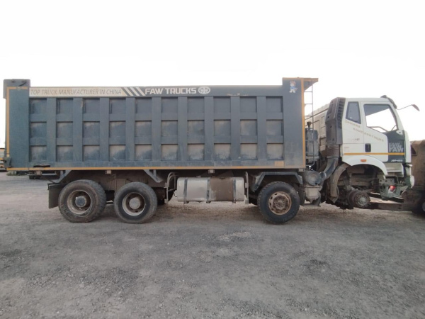 FAW J6 8x4 Самосвал CA3310P66K24T4E5 — Б/У, 2023 г.
