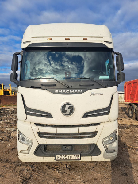 Shacman (Shaanxi) SX 4x2 Седельный тягач SX4188YY381 — Б/У, 2023 г.