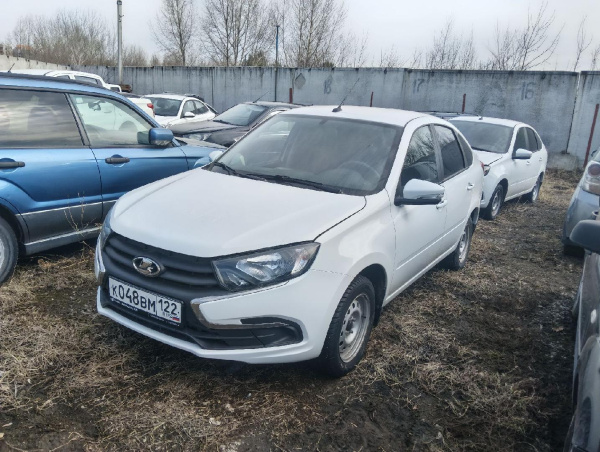 Lada Granta лифтбек — Б/У, 2024 г. (Барнаул, 69556 км)