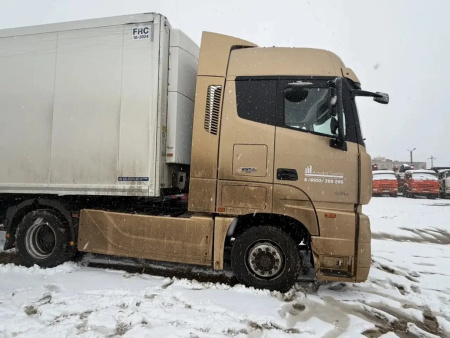 Foton AUMAN 4x2 Седельный тягач BJ4189SLFKA — Б/У, 2023 г.