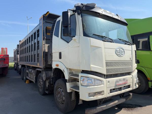 FAW J6* 8x4 Самосвал — Б/У, 2022 г.
