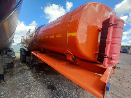 УралСпецТранс 9465 Полуприцеп цистерна 94652L-A1-02 — Б/У, 2024 г.