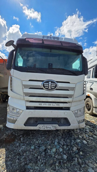 FAW J7 4x2 Седельный тягач CA4180P77K25E5 — Б/У, 2023 г.