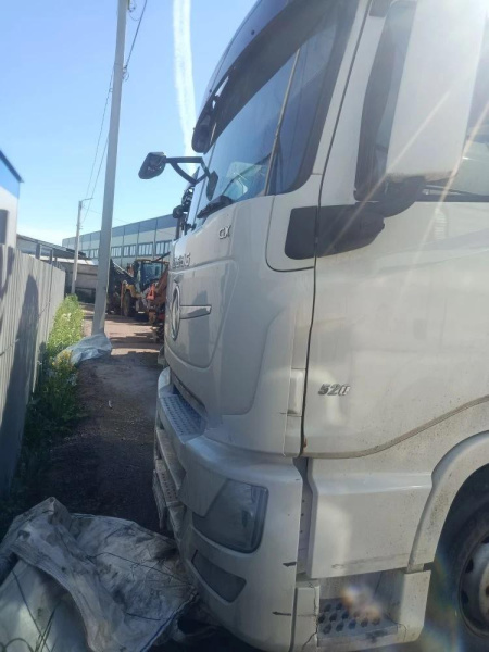 Dongfeng DFH4180 — Б/У, 2022 г. (Санкт-Петербург, 346000 км)