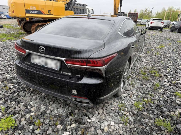LEXUS Luxury 2 — Б/У, 2018 г.
