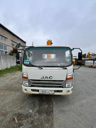 JAC N90 Бортовой с КМУ 6046J2 — Б/У, 2023 г.