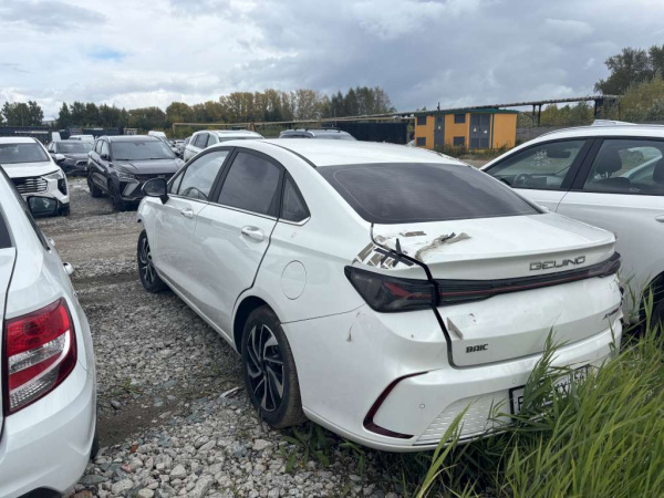 BAIC Luxury 1.5 CVT (I Поколение) — Б/У, 2023 г.