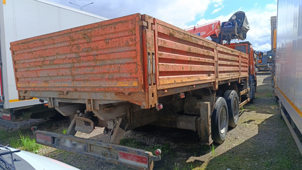 КАМАЗ 65115 6x4 Бортовой с КМУ — Б/У, 2022 г.