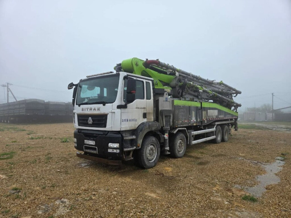 SITRAK C7H 8x4 Автобетононасос ZLJ5450THBKF 63X-7RZ — Б/У, 2022 г.