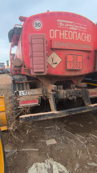 УралСпецТранс 5453 на шасси КамАЗ 43118 6x6 Автотопливозаправщик 5453Z1-100 — Б/У, 2022 г.