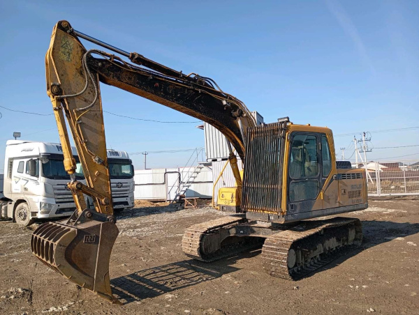SDLG (Shandong Lingong Construction Machinery Co., PowerCat) E6150F — Б/У, 2021 г. (Екатеринбург, 7482 м/ч)